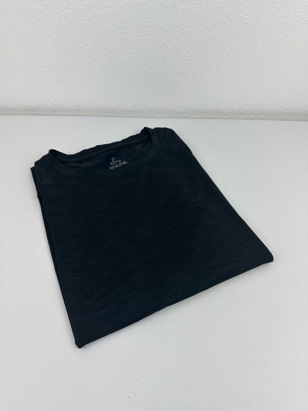 Prana Men's Black Short Sleeve Crew Tee Size X-Large Color Black Gently Used